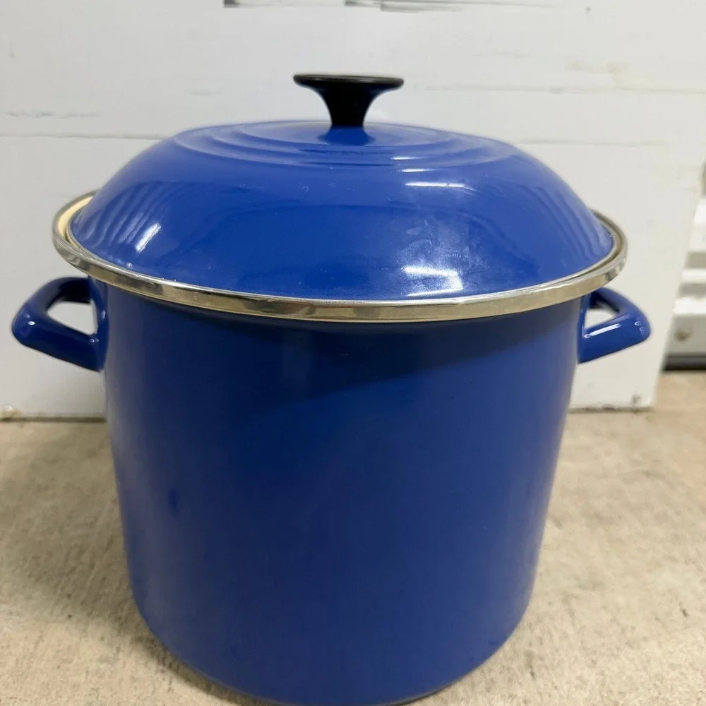 Le Creuset Stockpot Enamel on Steel Cobalt Blue Large Lid Included 10qt Pot